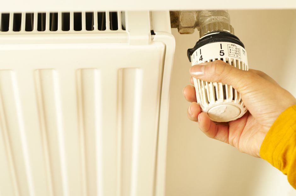 Zonwering en verwarmingsoplossingen in een duurzame woning.